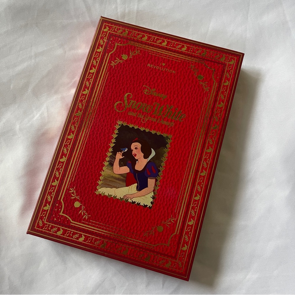 Revolution Beauty Disney Princess Snow White Palette